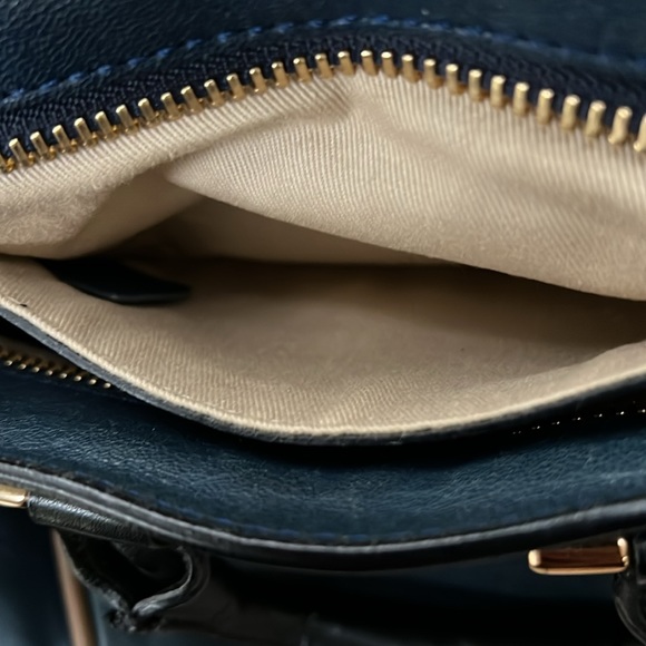 CHLOE Two Way Hand/Crossbody bag in Blue - the only every day bag you will need - Picture 13 of 17